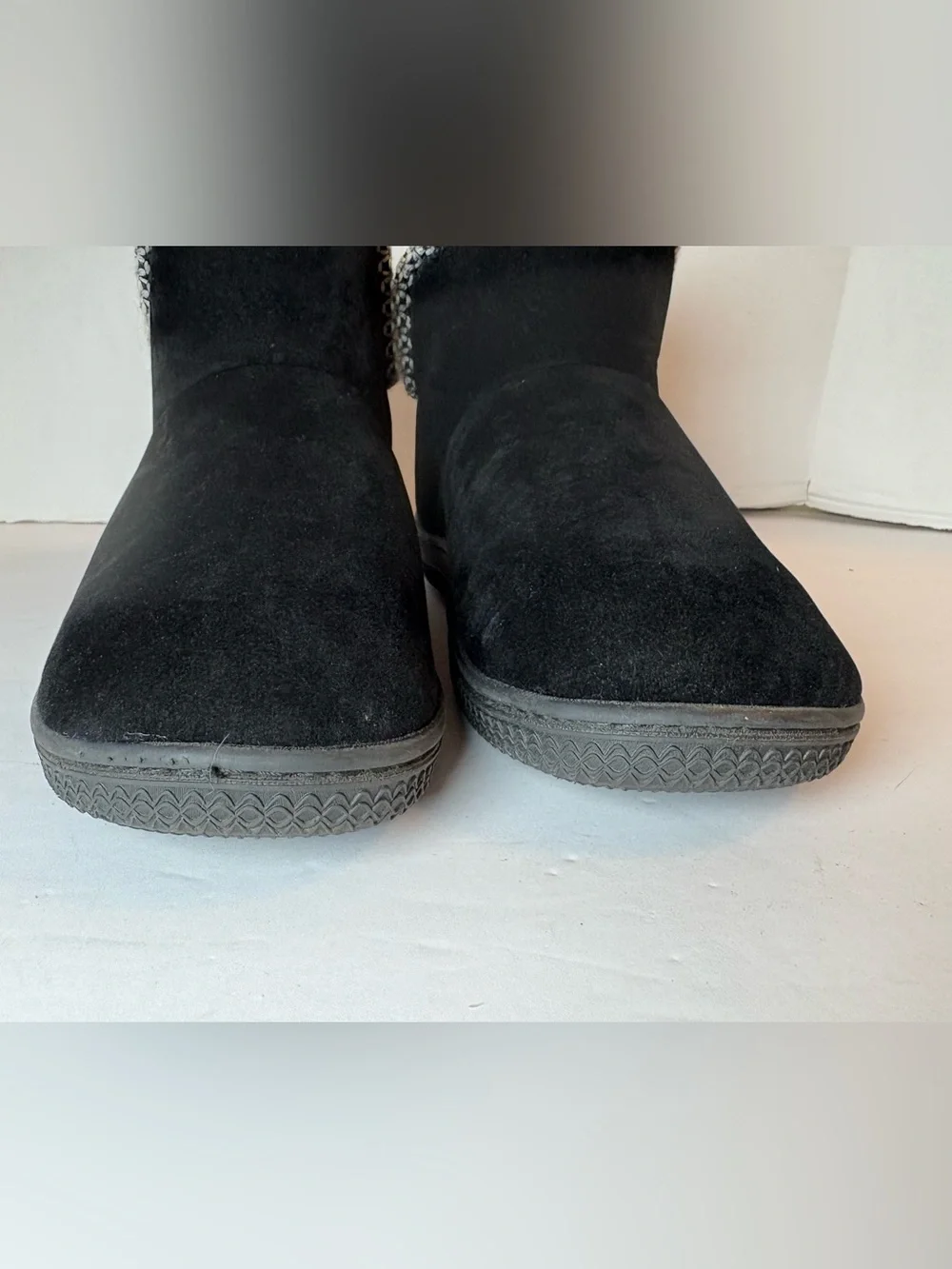 Muk Luks Black Faux Suede Booties Knit Trim Size 6